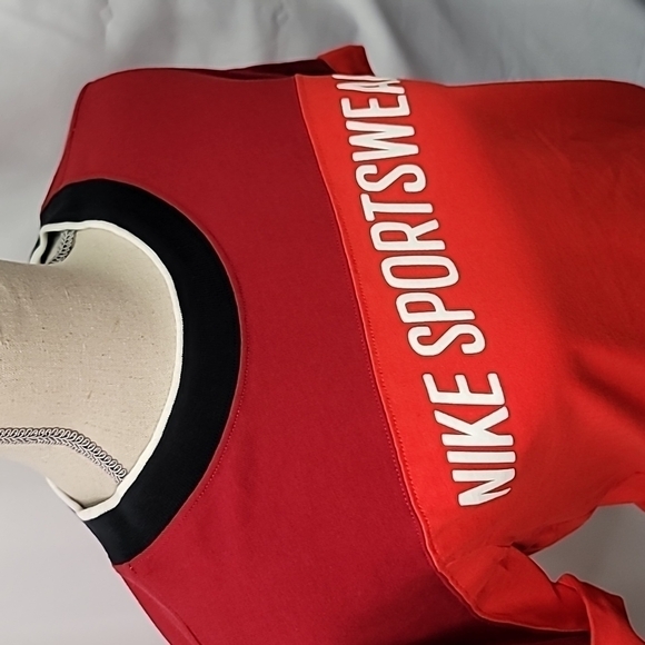 NWOT NIKE Sportswear Logo Rolled Cuff Retro Look Classic Colorblock T Shirt - Picture 2 of 8
